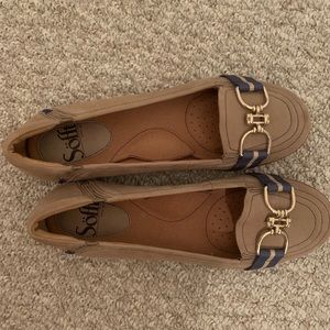 Women’s Sofft Flats, Beige, Size 6